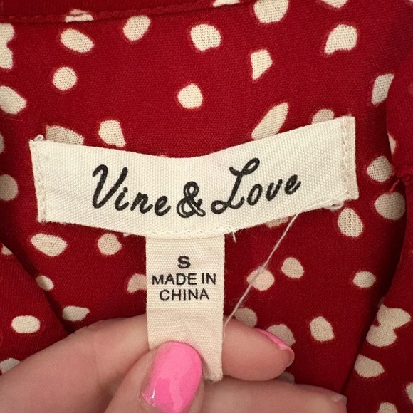 Vine & Love Red and White Dotted Blouse size Small - Picture 2 of 3